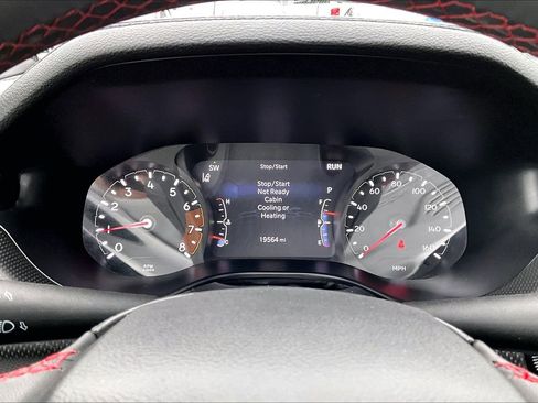 Used 2025 Jeep Compass Trailhawk image 13