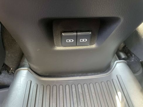 Used 2022 Toyota RAV4 Limited AWD/4WD image 18