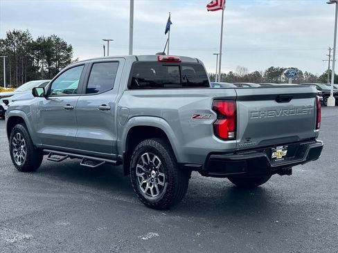 Used 2024 Chevrolet Colorado Z71 w/ Z71 Convenience Package 2 image 5