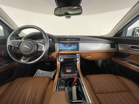 Used 2018 Jaguar XF Portfolio AWD/4WD image 17