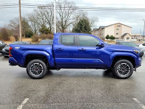 New 2024 Toyota Tacoma TRD Sport w/ TRD Sport Upgrade Package image 8