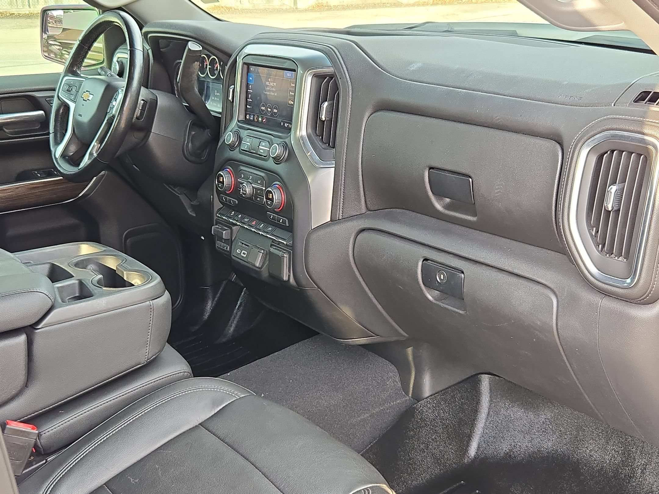 Used 2019 Chevrolet Silverado 1500 LT w/ Texas Edition AWD/4WD image 28