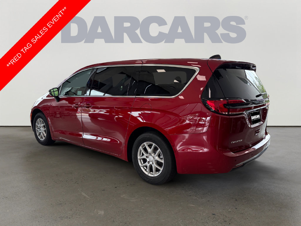 New 2027 Chrysler Pacifica Select FWD image 5