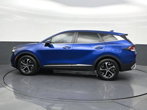Used 2023 Kia Sportage EX FWD image 2