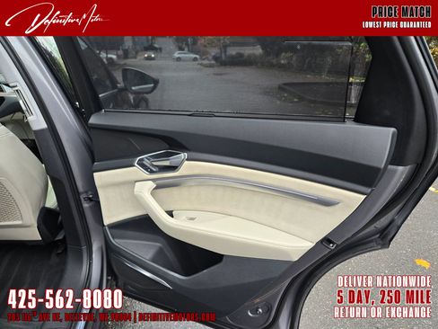 Used 2019 Audi e-tron Prestige w/ Prestige Package image 28