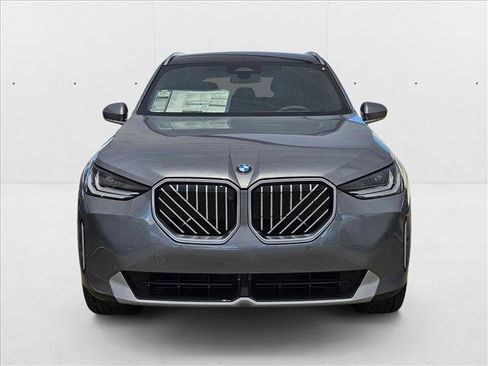 Used 2025 BMW X3 xDrive30i w/ Premium Package image 2