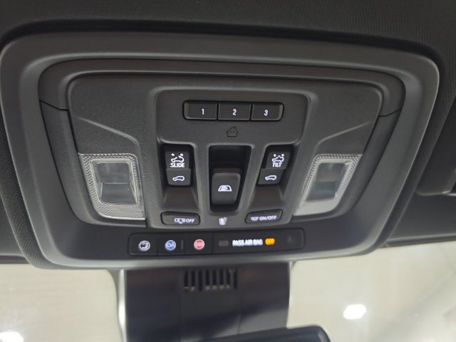 Used 2024 Chevrolet Silverado 1500 High Country w/ High Country Premium Package AWD/4WD image 16