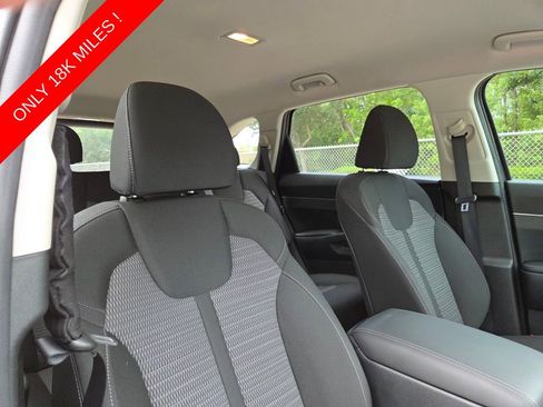 Used 2025 Kia Sorento LX FWD image 15