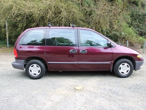 Used 1999 Dodge Caravan image 11