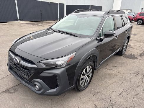 Certified 2023 Subaru Outback Premium image 6