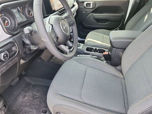 New 2025 Jeep Gladiator Sport image 10