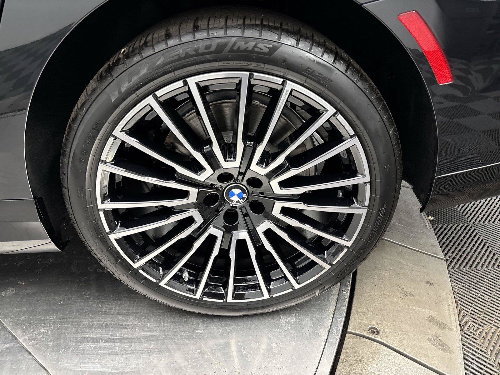New 2027 BMW 740i w/ Executive Package RWD image 15