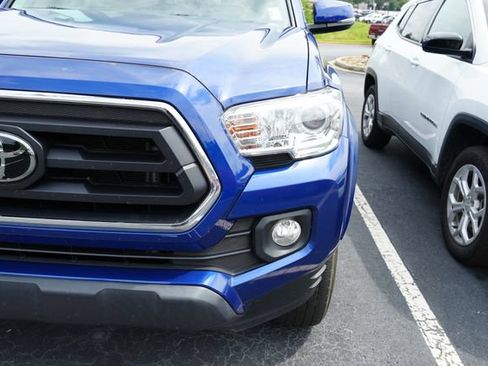 Used 2023 Toyota Tacoma SR5 w/ Technology Package AWD/4WD image 4