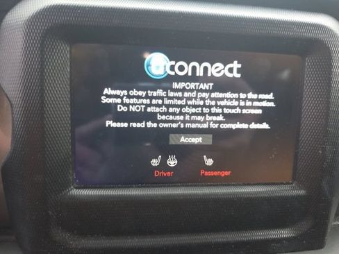 Used 2018 Jeep Wrangler Unlimited Sahara w/ Cold Weather Group AWD/4WD image 16