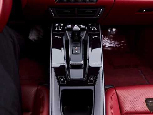 Used 2025 Porsche 911 Carrera RWD image 81