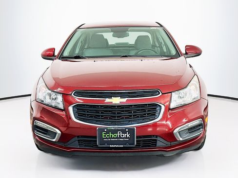 Used 2015 Chevrolet Cruze LT FWD image 2