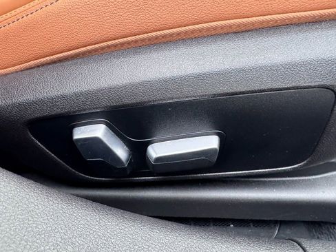 Used 2022 BMW 330i xDrive xDrive w/ Driving Assistance Package image 32