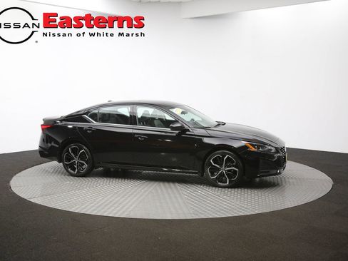 Used 2023 Nissan Altima 2.5 SR w/ SR Premium Package image 45