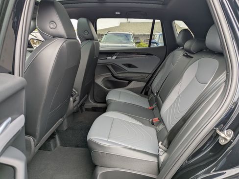 New 2026 Volkswagen Tiguan SE R-Line AWD/4WD image 28
