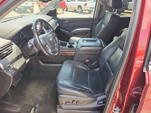 Used 2016 Chevrolet Suburban LT RWD image 10