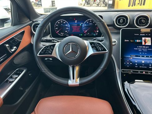 Used 2025 Mercedes-Benz C 300 4MATIC Sedan image 16