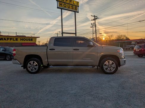 Used 2017 Toyota Tundra SR5 w/ SR5 Upgrade Package image 5