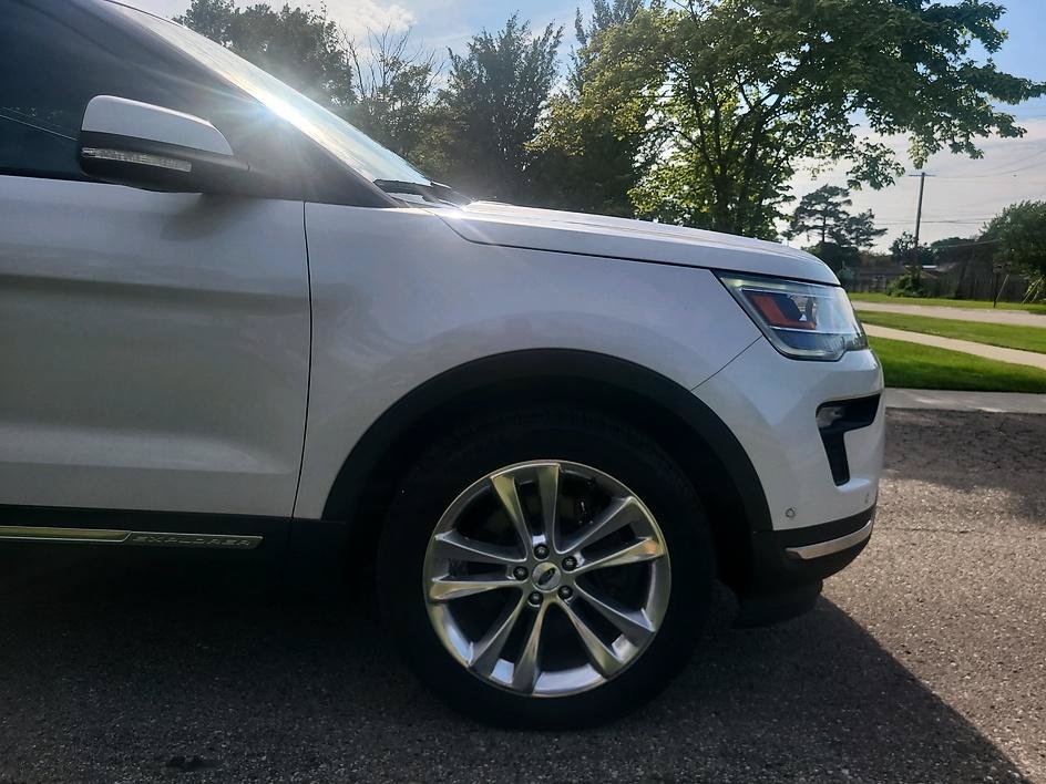 Used 2019 Ford Explorer Limited w/ Equipment Group 301A AWD/4WD image 19