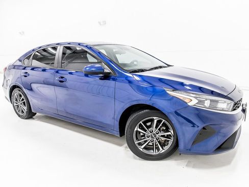 Used 2023 Kia Forte LXS FWD image 9
