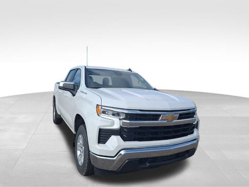 Used 2025 Chevrolet Silverado 1500 LT image 3