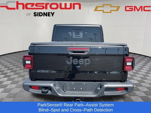 Used 2024 Jeep Gladiator Sport image 4