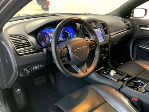 Used 2019 Chrysler 300 S w/ 300S Premium Group image 17