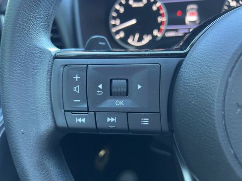 Used 2023 Nissan Rogue SV image 25