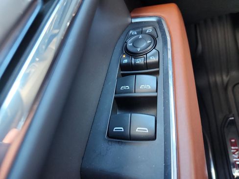 Certified 2024 GMC Sierra 2500 Denali Ultimate image 25