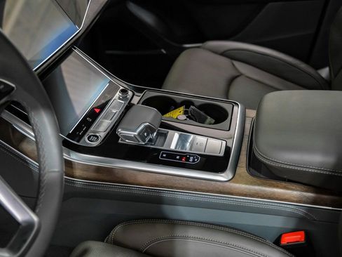 Used 2024 Audi Q8 Prestige image 23