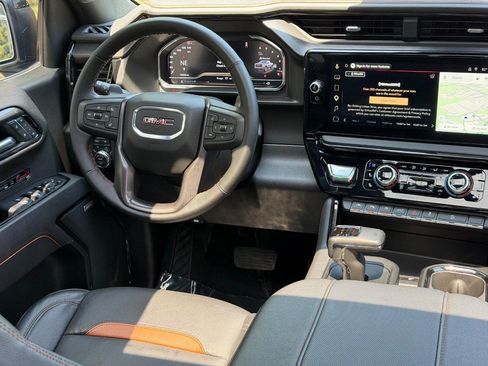 Used 2025 GMC Sierra 1500 AT4 w/ AT4 Premium Package AWD/4WD image 12
