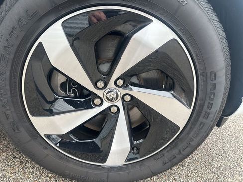 Used 2026 Jaguar F-PACE R-Dynamic S image 13