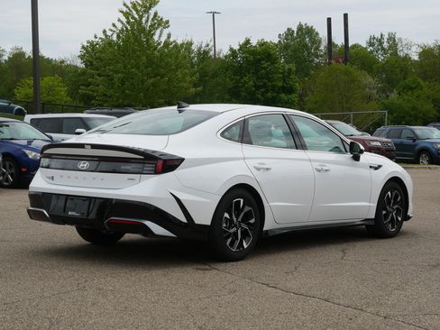 Certified 2025 Hyundai Sonata SEL AWD/4WD image 6