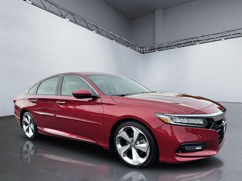 Used 2018 Honda Accord Touring image 8