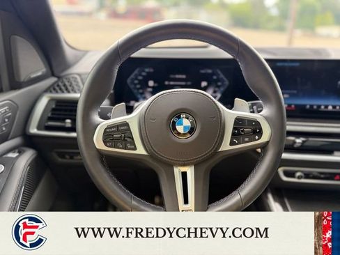 Used 2025 BMW X7 M60i AWD/4WD image 42