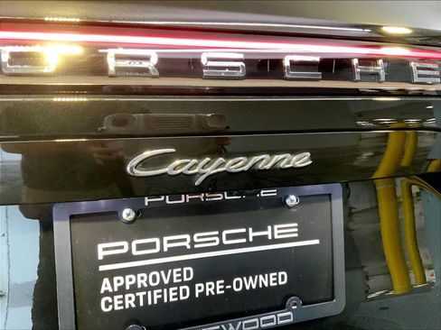 Certified 2023 Porsche Cayenne AWD/4WD image 35
