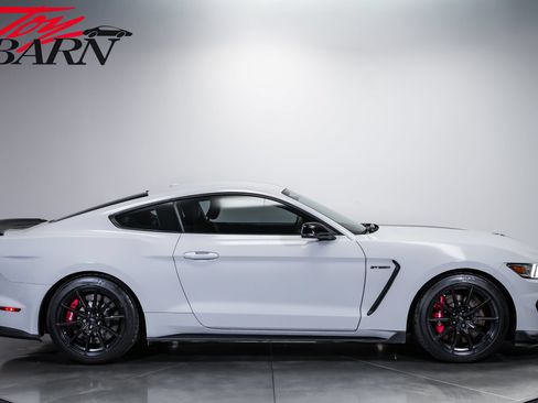 Used 2016 Ford Mustang Shelby GT350 w/ Technology Package RWD image 6