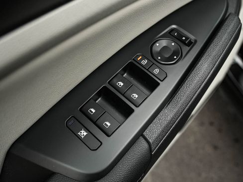 New 2026 Kia Sportage EX image 17