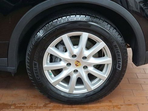 Used 2014 Porsche Cayenne AWD/4WD image 6