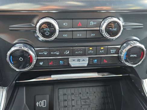 New 2025 Ford F150 Platinum w/ Equipment Group 702A High image 23