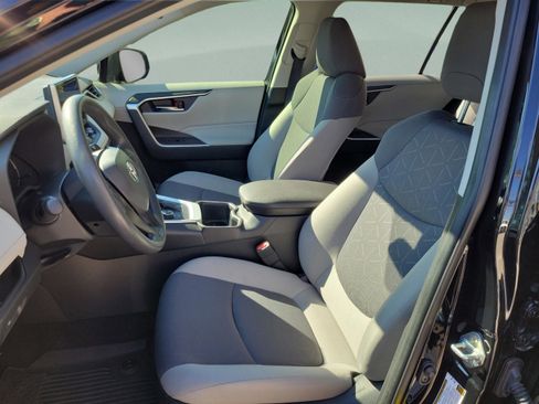 Certified 2025 Toyota RAV4 XLE AWD/4WD image 25