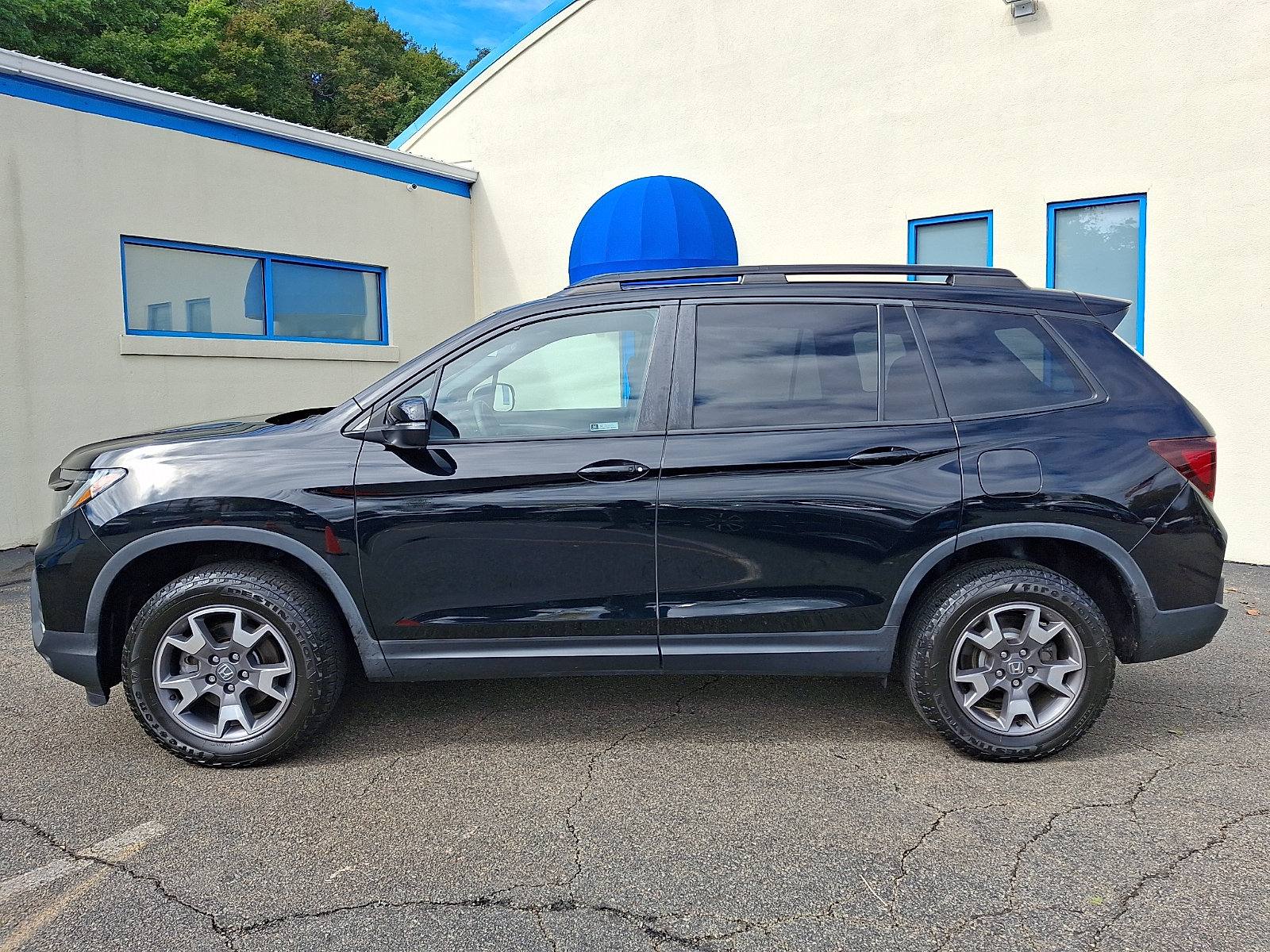 Used 2023 Honda Passport TrailSport image 7