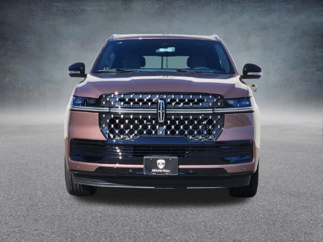 New 2027 Lincoln Navigator Black Label AWD/4WD image 2