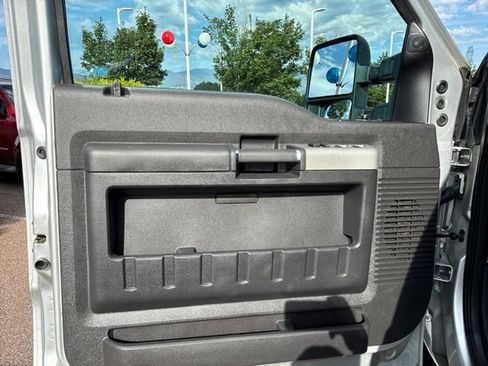 Used 2013 Ford F250 Lariat w/ Lariat Interior Pkg AWD/4WD image 10