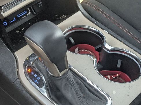 Used 2016 Jeep Grand Cherokee Laredo 75th Anniversary image 25