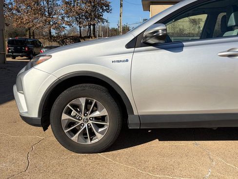 Used 2016 Toyota RAV4 XLE image 3